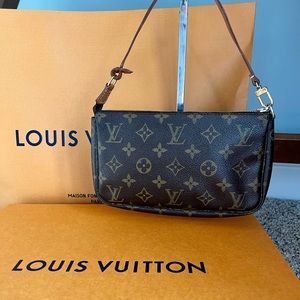 Louis Vuitton Pochette Accessories
